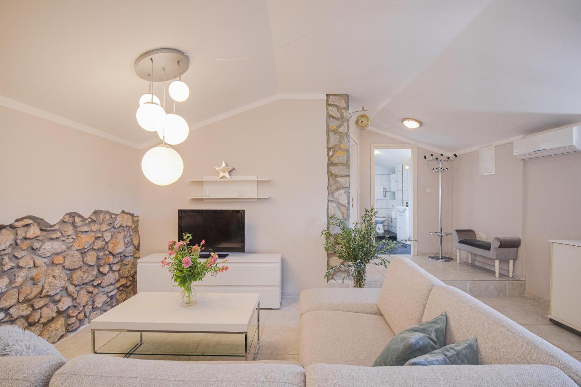 Apartments Lina Vrh  외부 사진